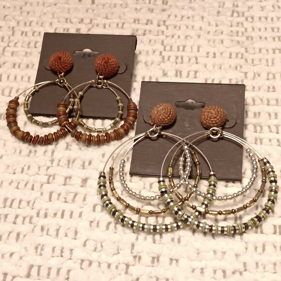 Boutique Lot of 2 women's multi-ring beaded dangle earrings - NWT - Picture 1 of 9
